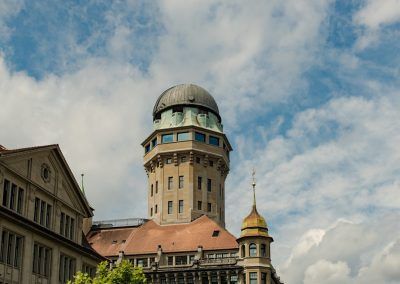 Urania Sternwarte Zürich Turm am Tag
