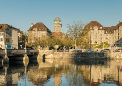 Urania Sternwarte Zürich Turm und Umgebung am Tag